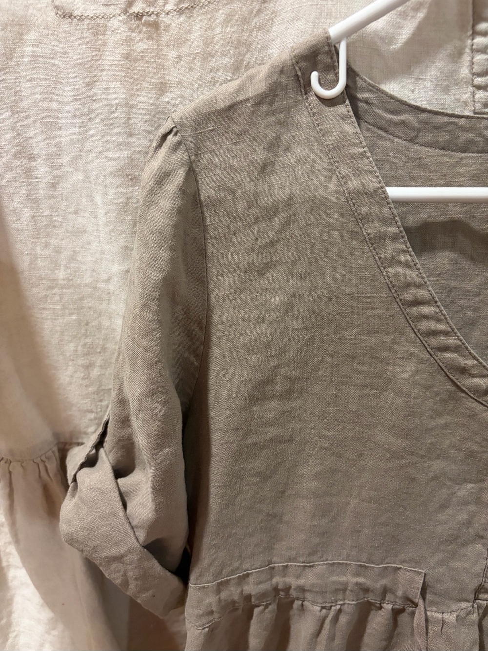 Avant- Premier Relaxed V-Neck Cotton Tunic Dress in Taupe